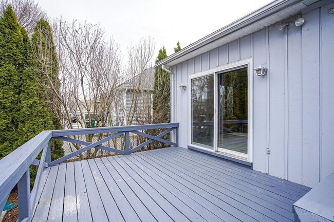 Building Photo - 52 Ludger Ave