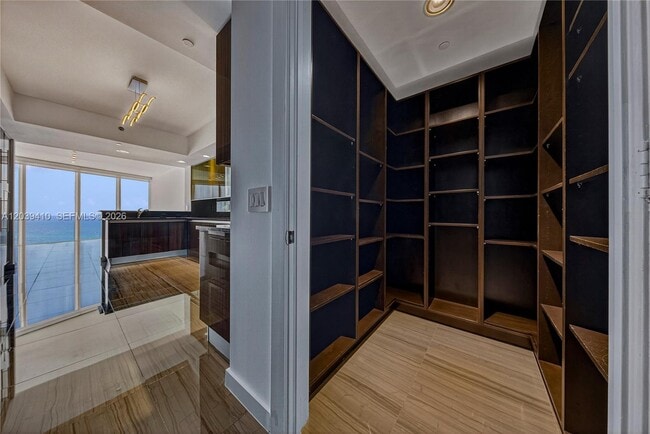 Building Photo - 2711 S Ocean Dr