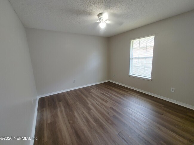 Building Photo - 7548 Cliff Cottage Dr