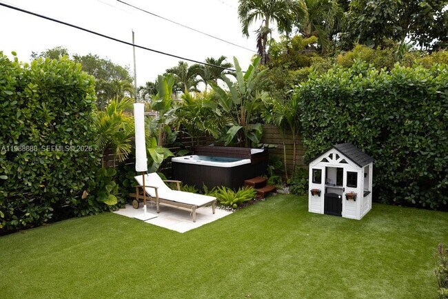 Building Photo - 3205 SW 68th Ave