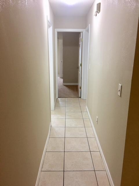 Building Photo - 29 E Ln Dr