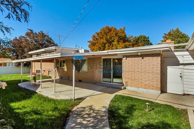 Building Photo - 558 E 3665 S