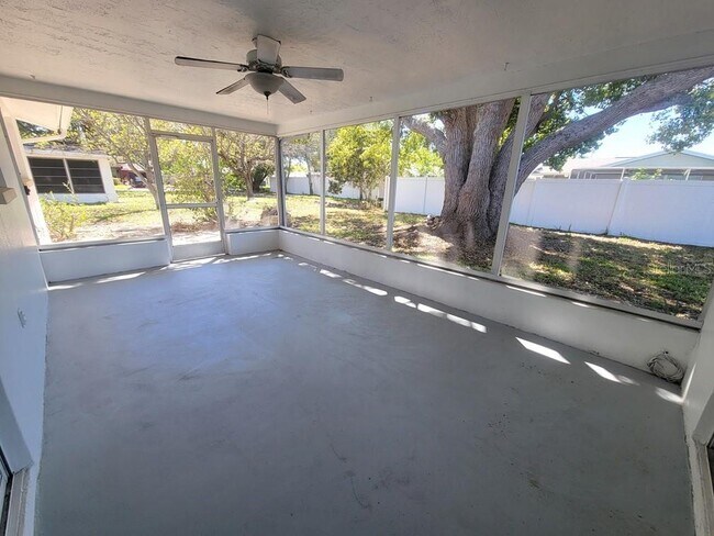 Building Photo - 10329 Castalie Dr