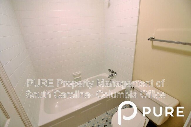 Building Photo - 7602 Hunt Club Rd