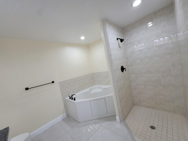 Building Photo - 1772 N Dovetail Dr