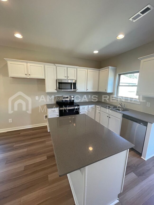 Building Photo - Home for Rent in Cullman, AL!! Available to View Now!!!