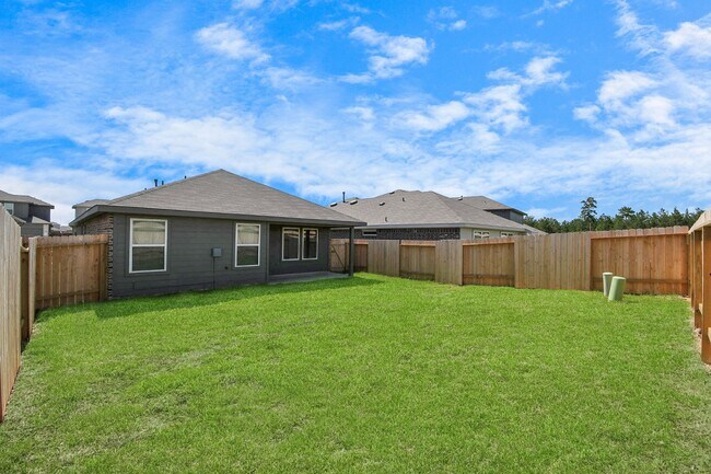 Building Photo - 24430 Elmwood Falls Dr