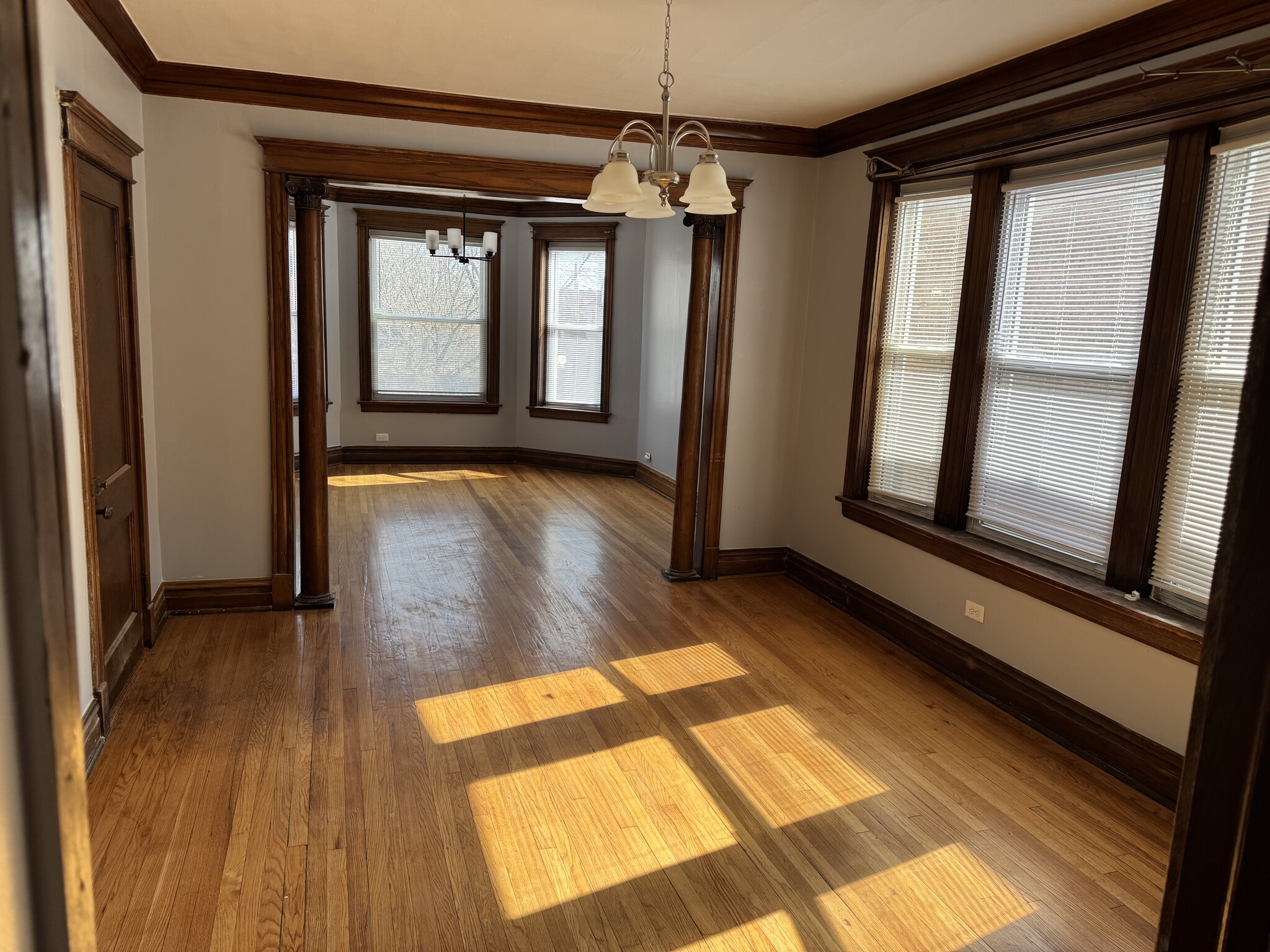 Building Photo - 6810 S Calumet Ave