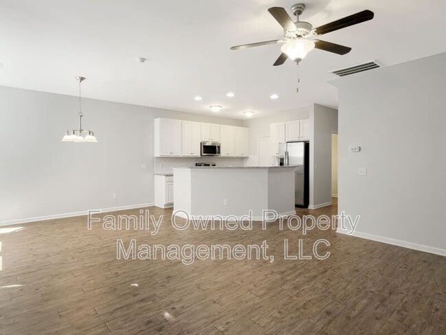 Building Photo - 8968 E Cat Tail Pond Rd