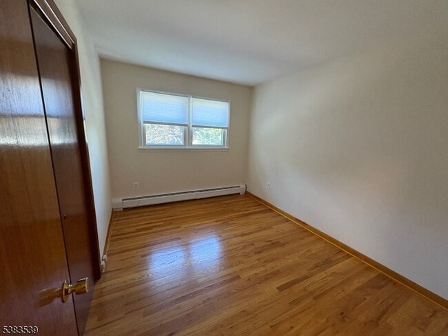 Building Photo - 51 Pasadena Pl
