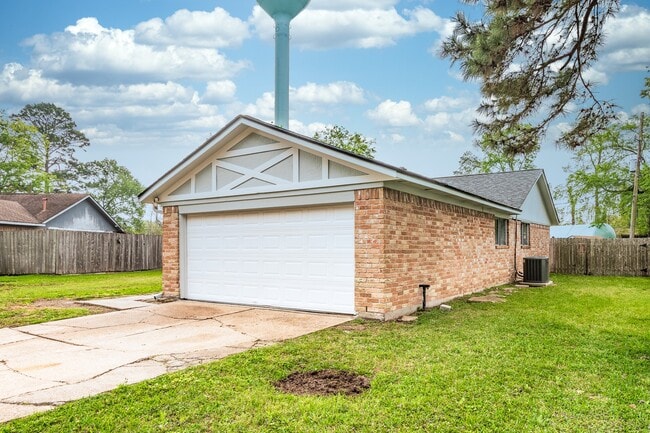 Building Photo - 318 Blue Tail Dr