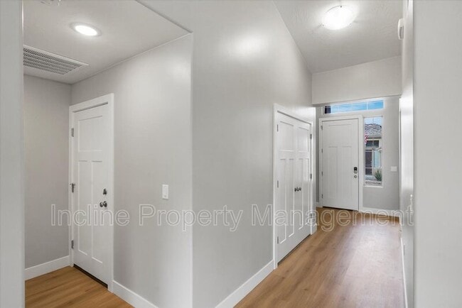 Building Photo - 2261 S Tonaquint Dr
