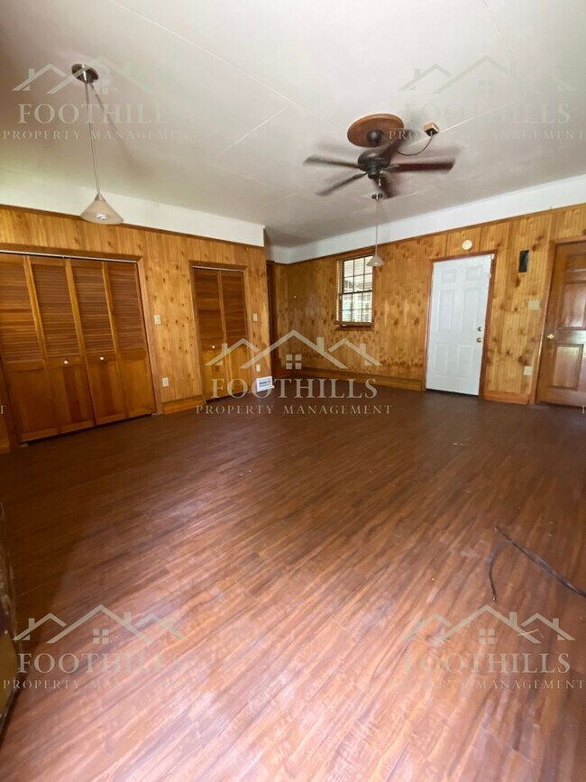 Building Photo - 209 Brentwood Cir