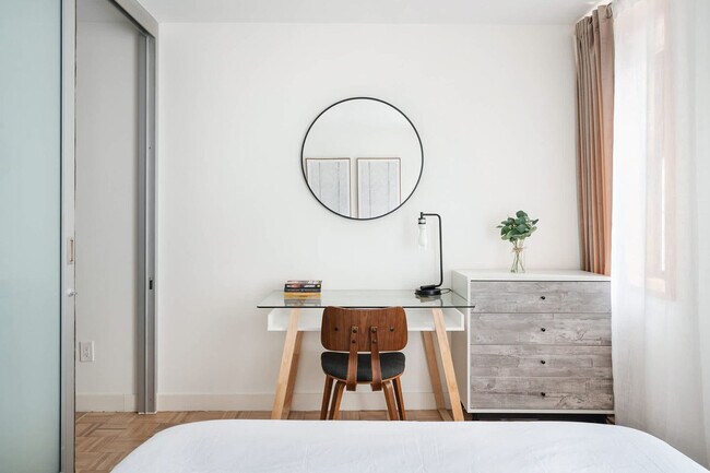 Building Photo - 244 E 75th St