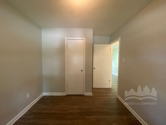 Building Photo - 4608 Sunnyslope Dr