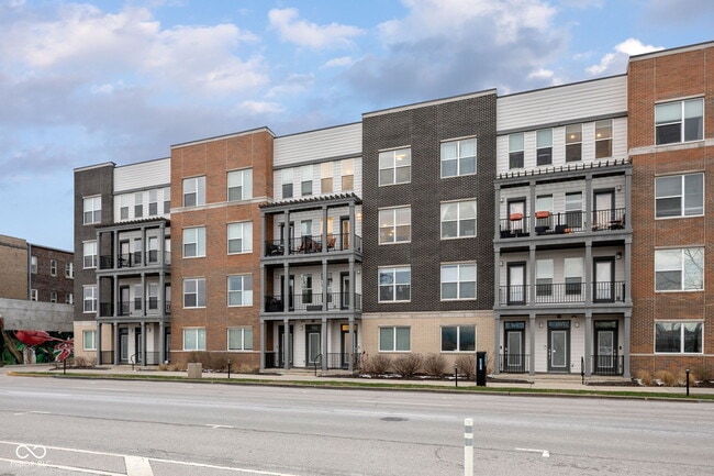 Building Photo - 727 N Illinois St