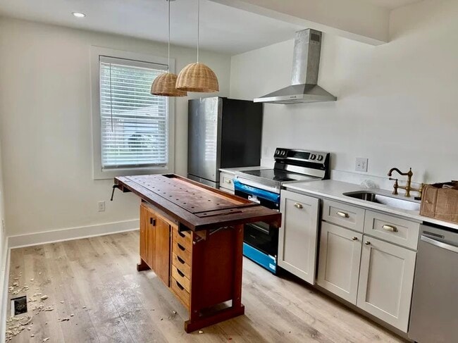 Building Photo - 2850 Appleton Ave