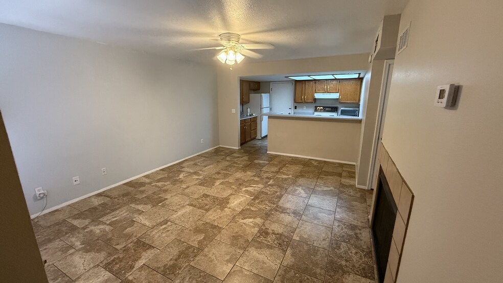 Building Photo - 3716 E University Dr