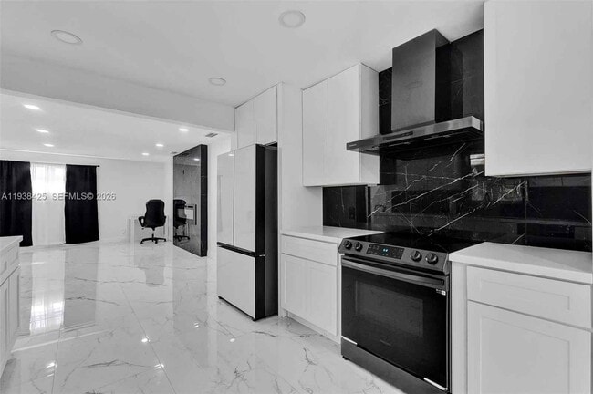 Building Photo - 860 NW 207th St