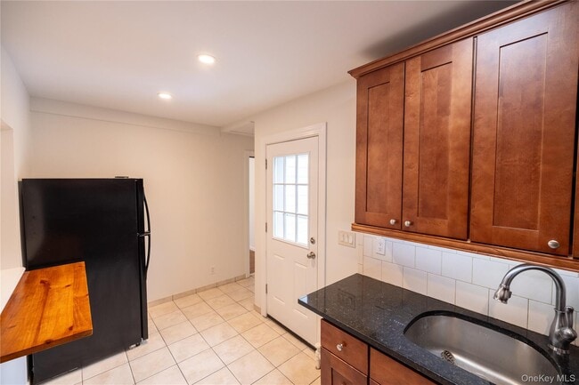 Building Photo - 56 Marlboro Rd