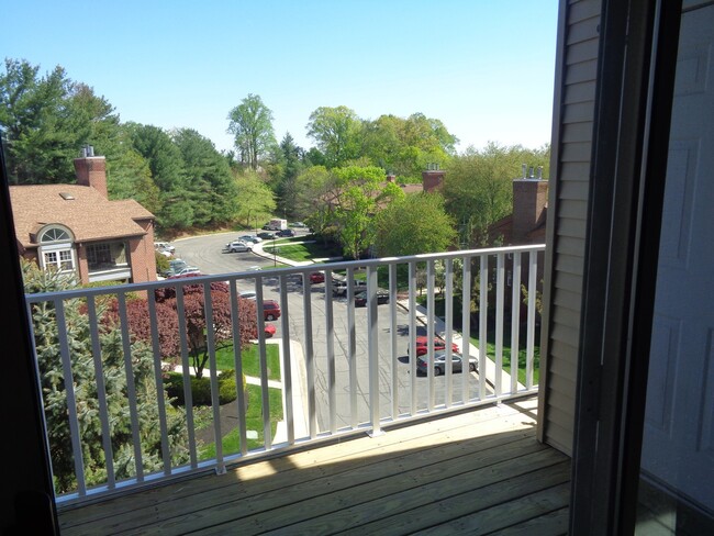 Building Photo - 6 Tyler Falls Ct