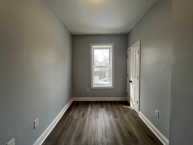 Building Photo - 203 Stegman St