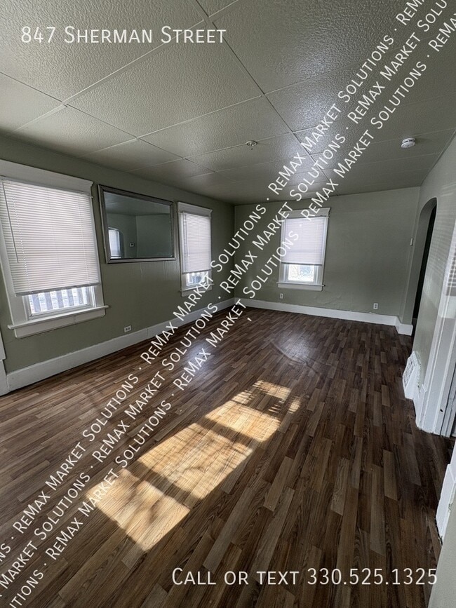 Building Photo - 847 Sherman St