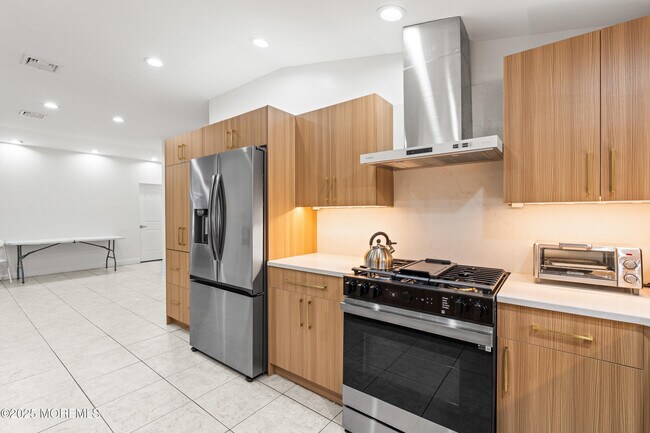 Building Photo - 606 Deal Rd