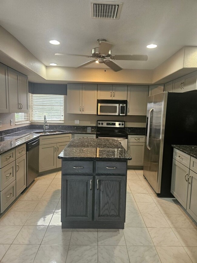 Building Photo - Deep Creek Pool Home