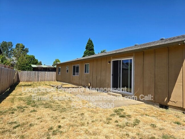 Building Photo - 2830 SE Deborah Pl