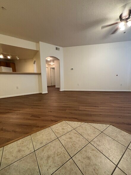 Building Photo - 5726 N Genoa Way