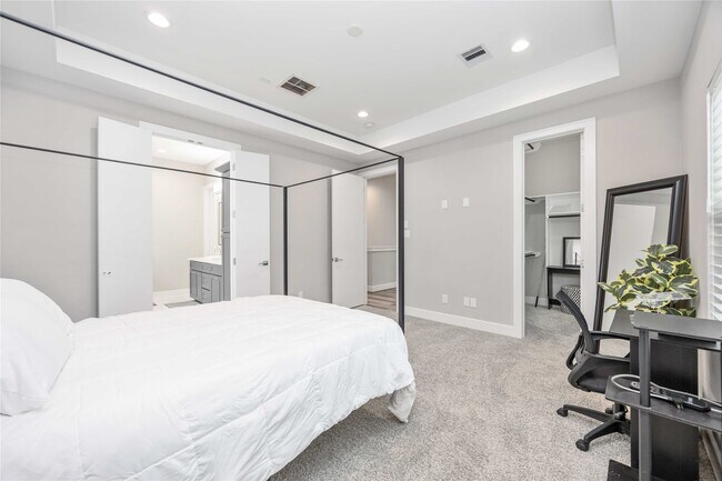 Building Photo - 2611 Huntington Creek Ln