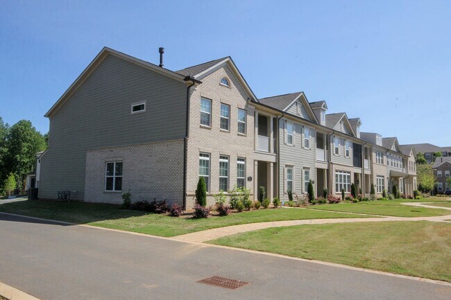 Building Photo - Beautiful John Wieland end unit townhouse ...