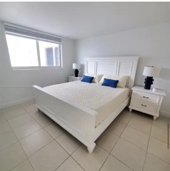 Building Photo - 401 Ocean Dr
