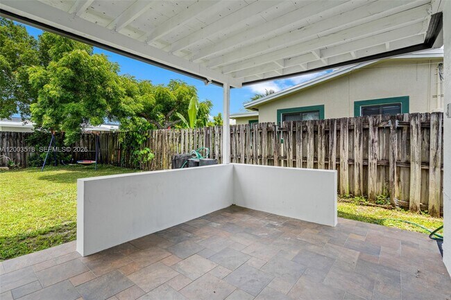 Building Photo - 2485 NW 84th Way