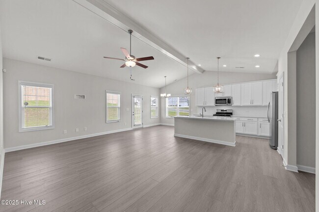 Building Photo - 700 Chestoa Trl