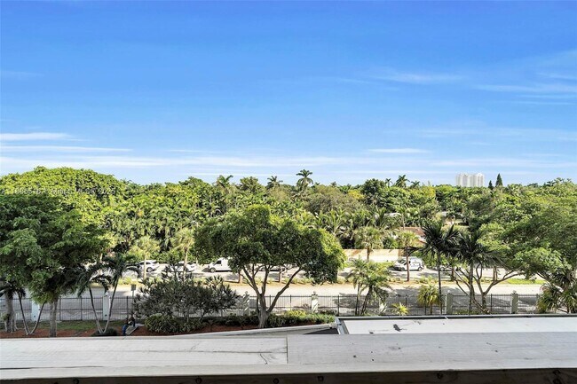 Building Photo - 780 NE 69th St