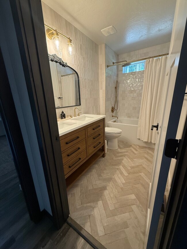 Building Photo - 301 Sandy Ridge Rd