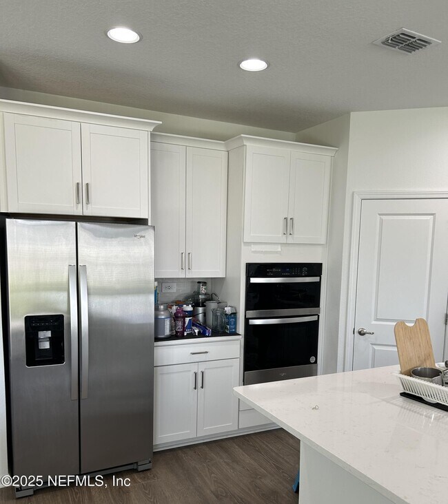Building Photo - 588 Silver Landing Dr