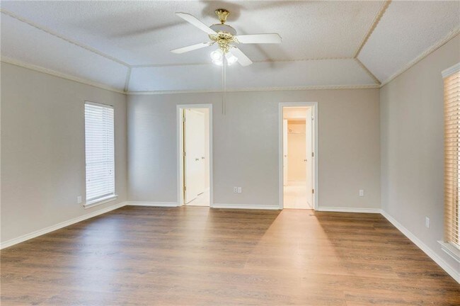 Building Photo - 1108 N Park Dr