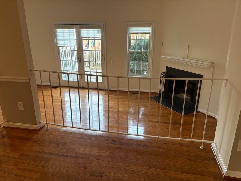 Building Photo - 1331 Chetworth Ct