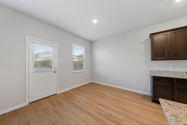 Building Photo - Spacious 3-Bed Townhome with Garage & Fenced Yard in New Braunfels – 1,920 Sq Ft!