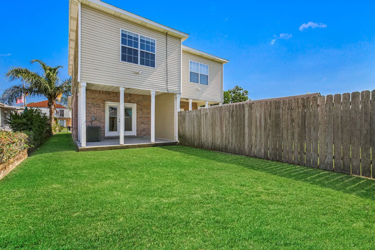 Building Photo - 4317 Downs St