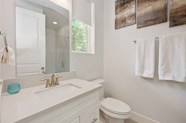 Building Photo - 5914 Val Verde St