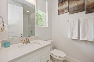 Building Photo - 5914 Val Verde St