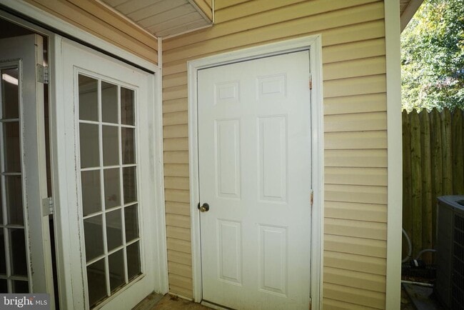 Building Photo - 45828 Wolftrap Way