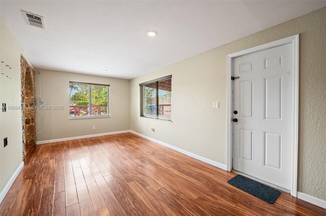 Building Photo - 7245 S Waterway Dr