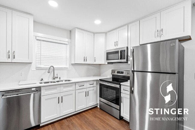 Building Photo - 607 Greenway Ct