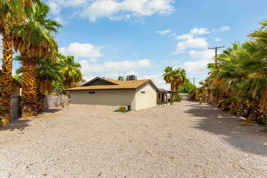 Building Photo - 700 Glen Abbey Cir
