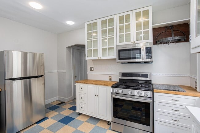 Building Photo - 174 W Weber Rd